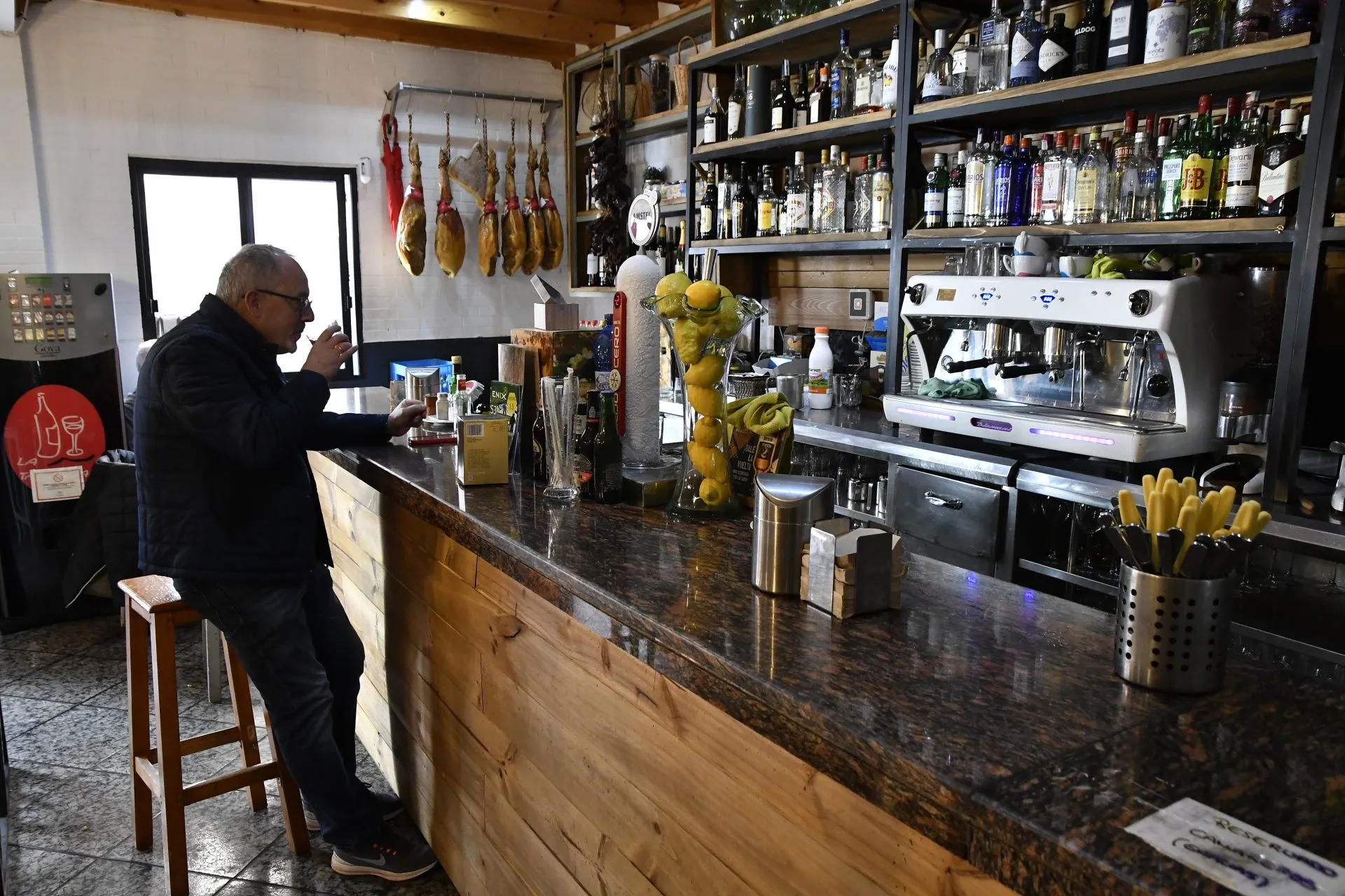 Bar cerca de mí en Barcelona: 1 guía más completa para encontrar los mejores bares de la ciudad 3 GRAFAND8157 ESPANA RESTAURACION BARES