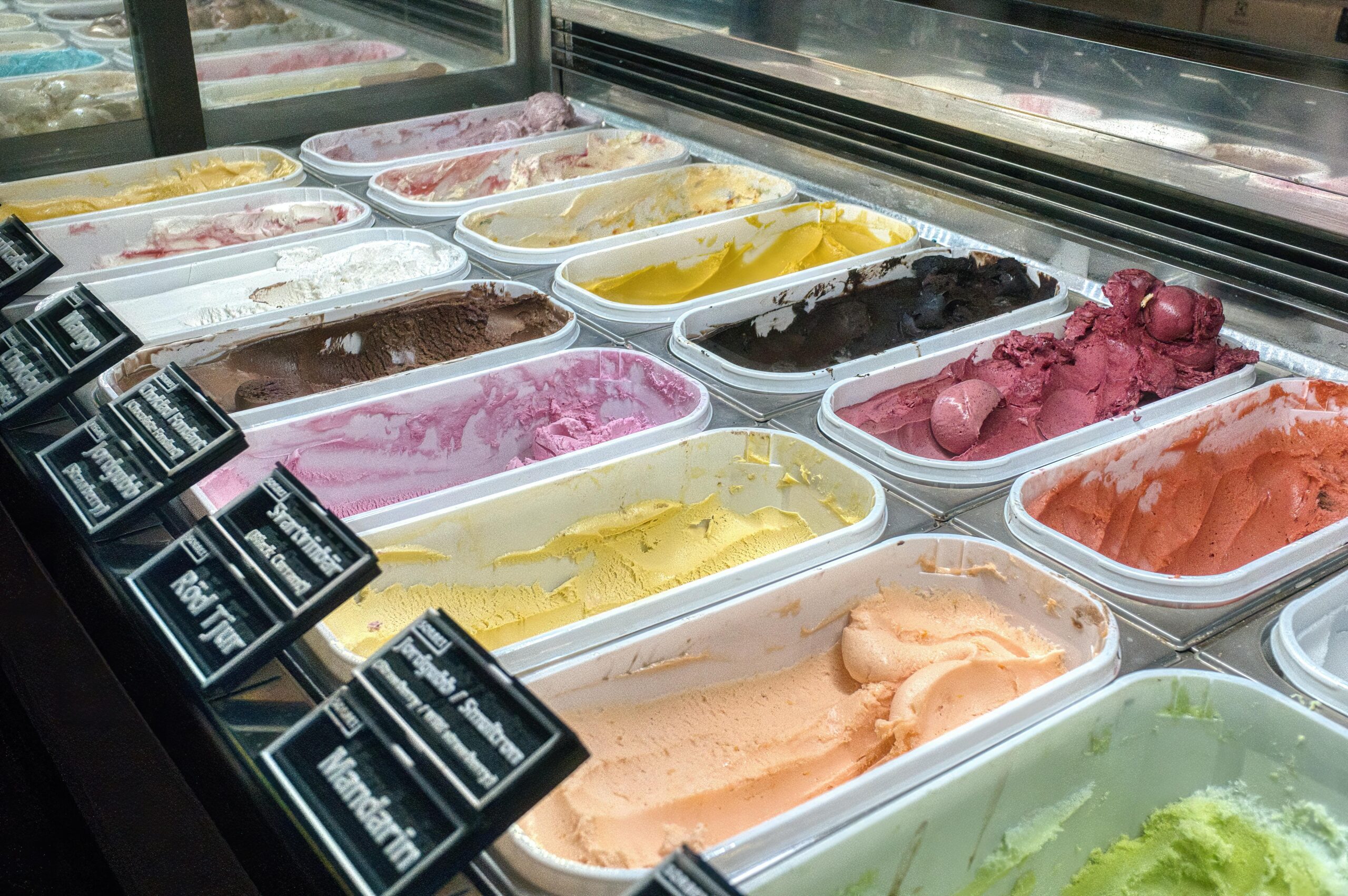 Las Mejores Heladerías Cerca de Mí en Madrid para Disfrutar del Mejor Helado Artesanal 3 pexels tomfisk 31865067 scaled